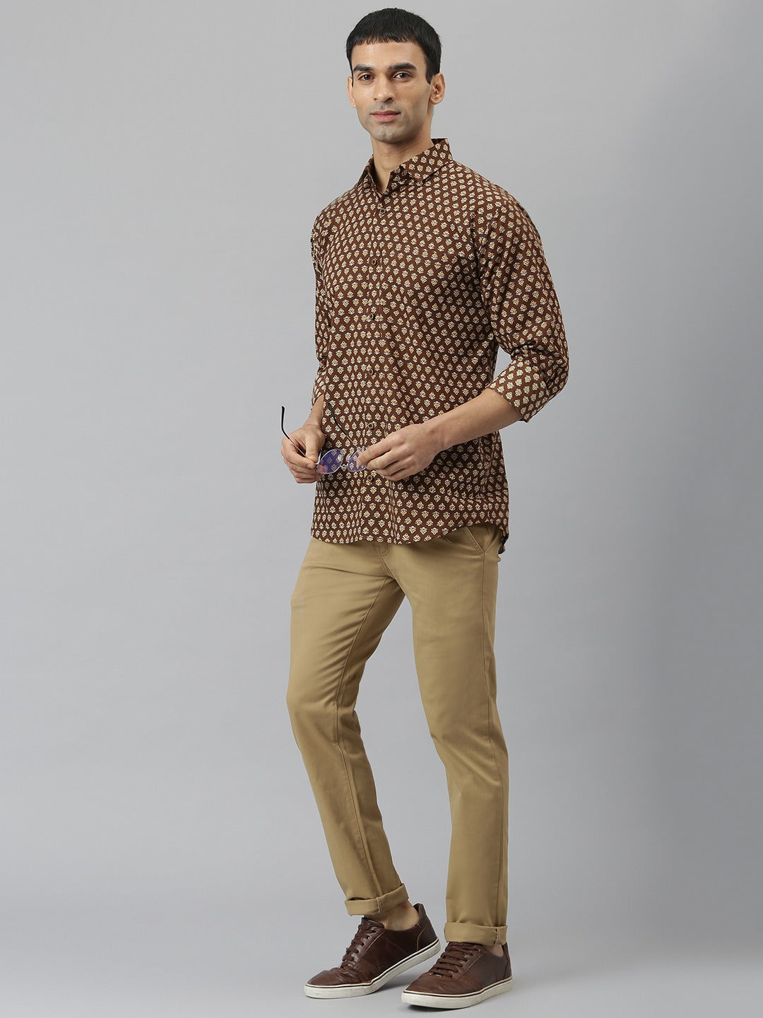 Millennial Men Brown Comfort Printed Casual Shirt