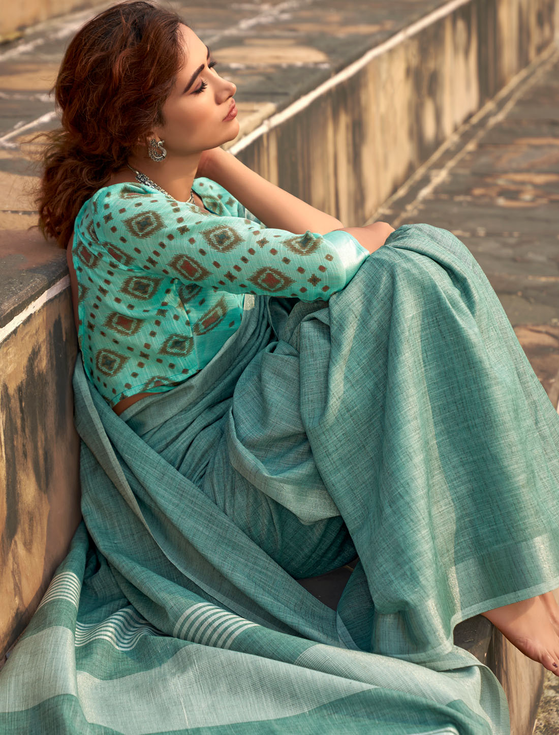 Dreamy Drapes Soft Linen With Khadi Silk Saree Ensemble