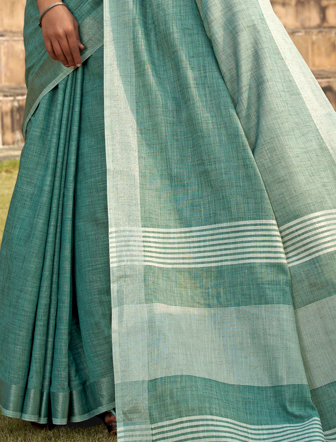 Dreamy Drapes Soft Linen With Khadi Silk Saree Ensemble