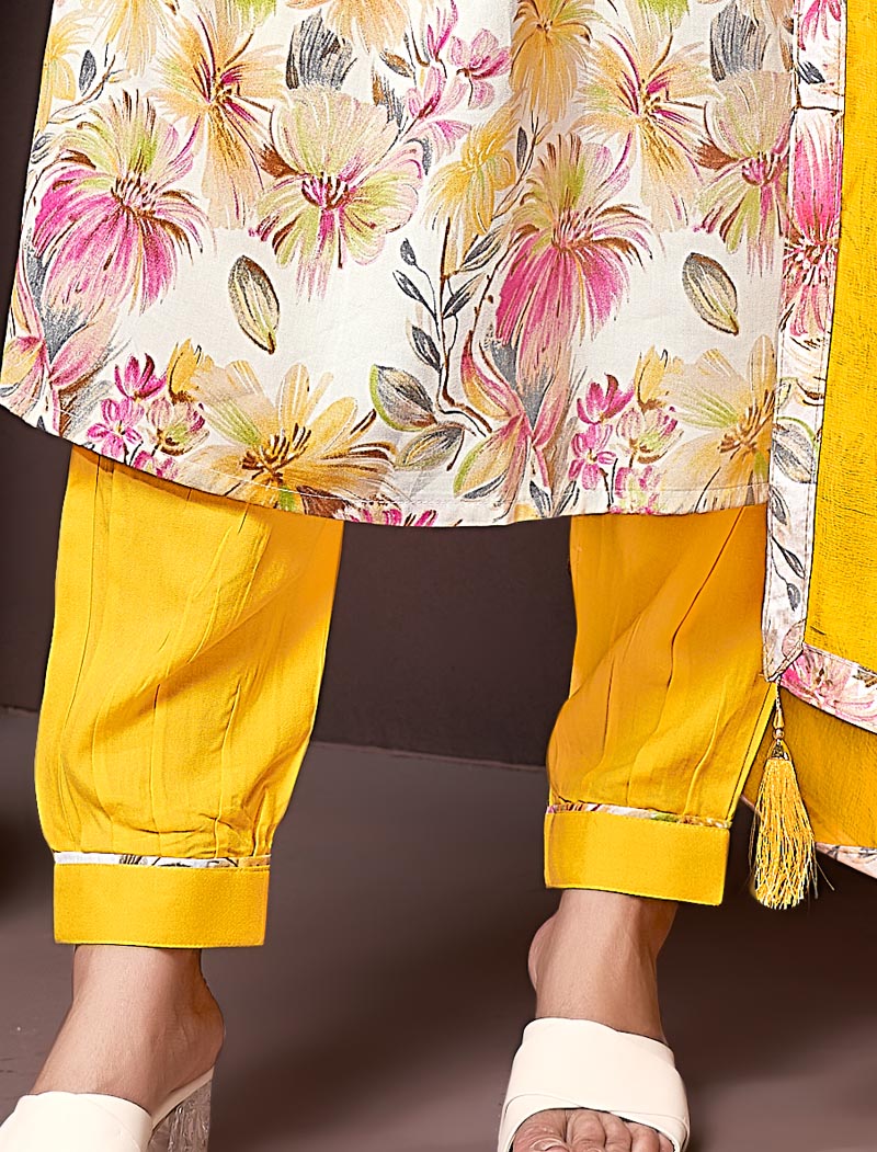 Bohemian Chic Premium Rayon Kurta Set For Women with Najmin Dupatta & 2 Pocket Pant