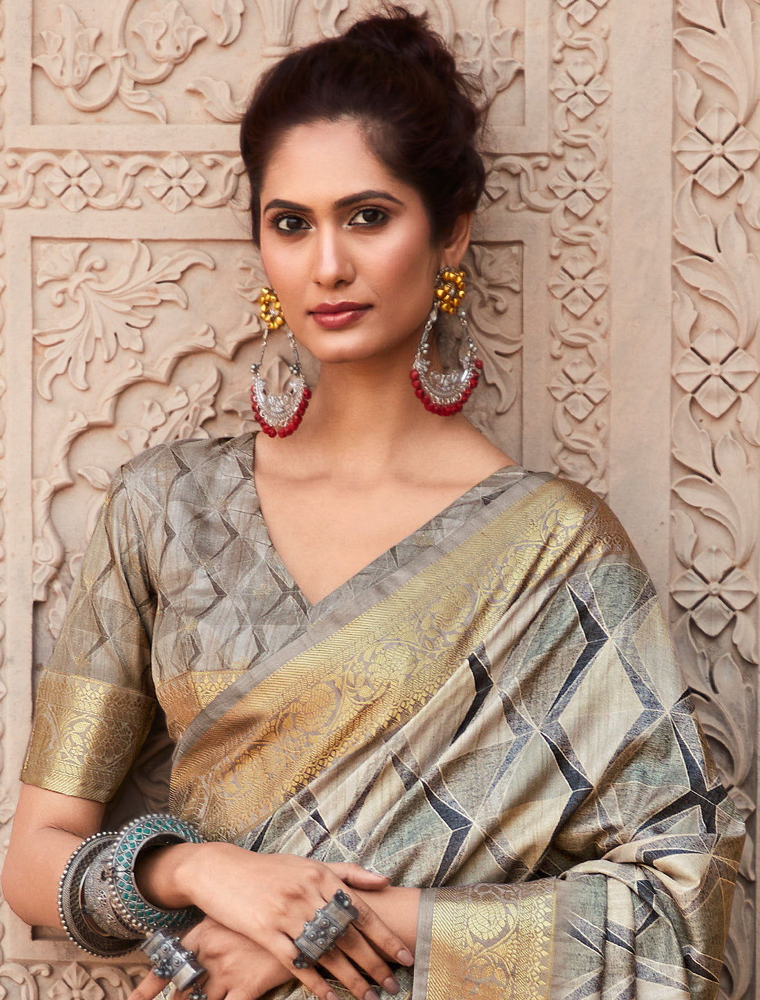 Charcoal Grey Ethnic Party Wear Handloom Silk Saree