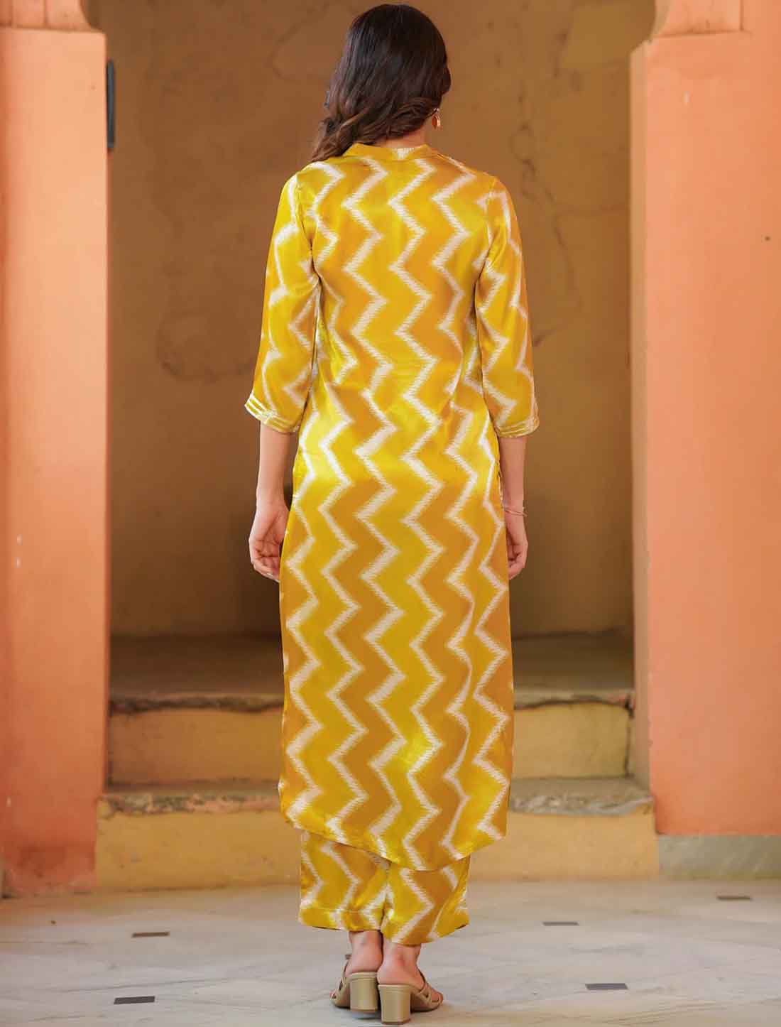 Pure Muslin With Digital Print Stylish Look Ethinc Kurti Sets