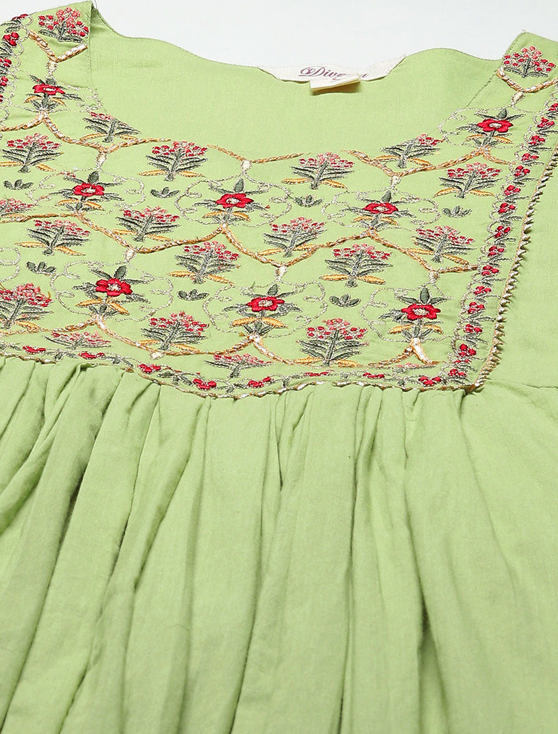 Green Regular Thread Work Pure Cotton Kurta with Trousers Kurta Sets For Women