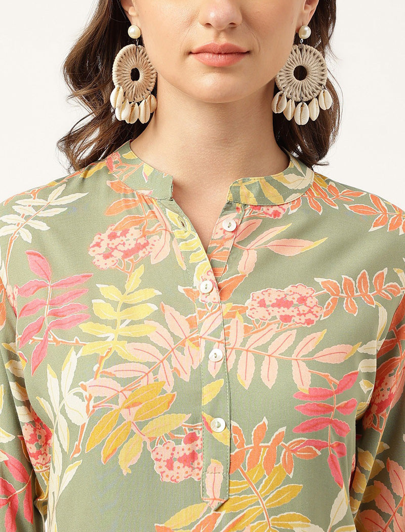 Green Women Floral Printed A-line Shape roll-up Sleeves Kurta