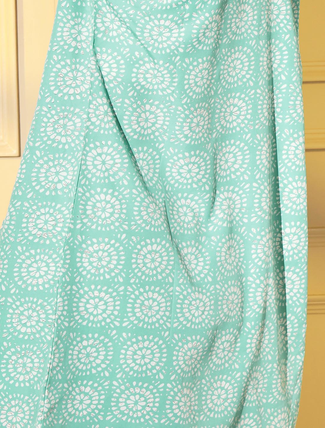 Turquoise Blue Women Stylish Platinum Print Crape Co-ord Set