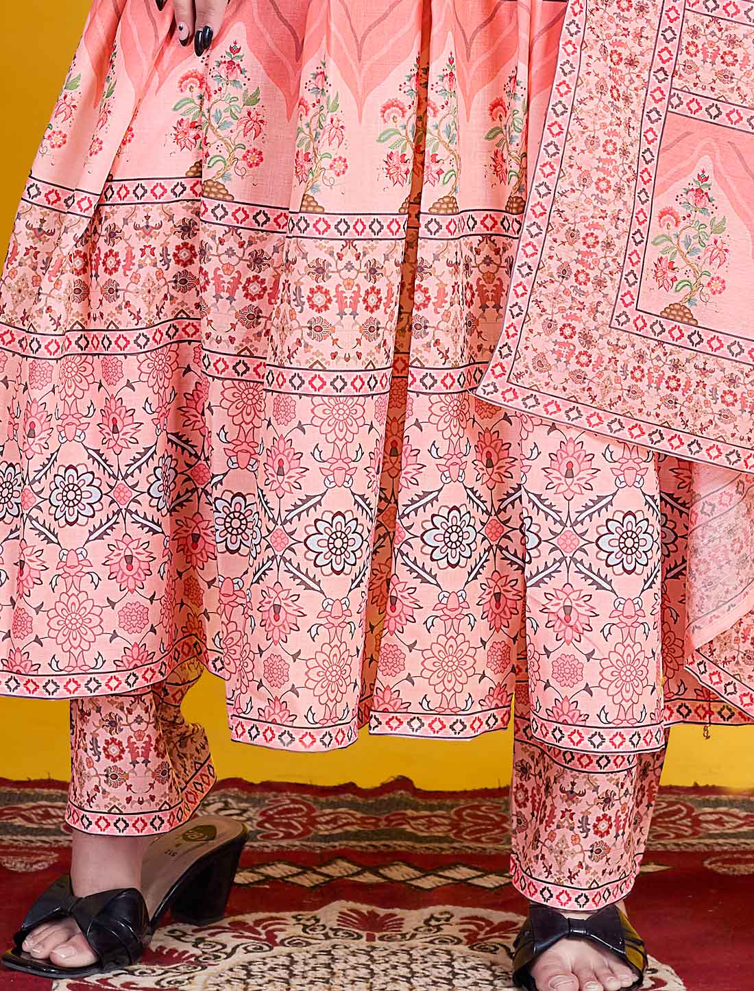 Ethnic Light Pink Mal Cotton Elegant And Comfortable Salwar Suits