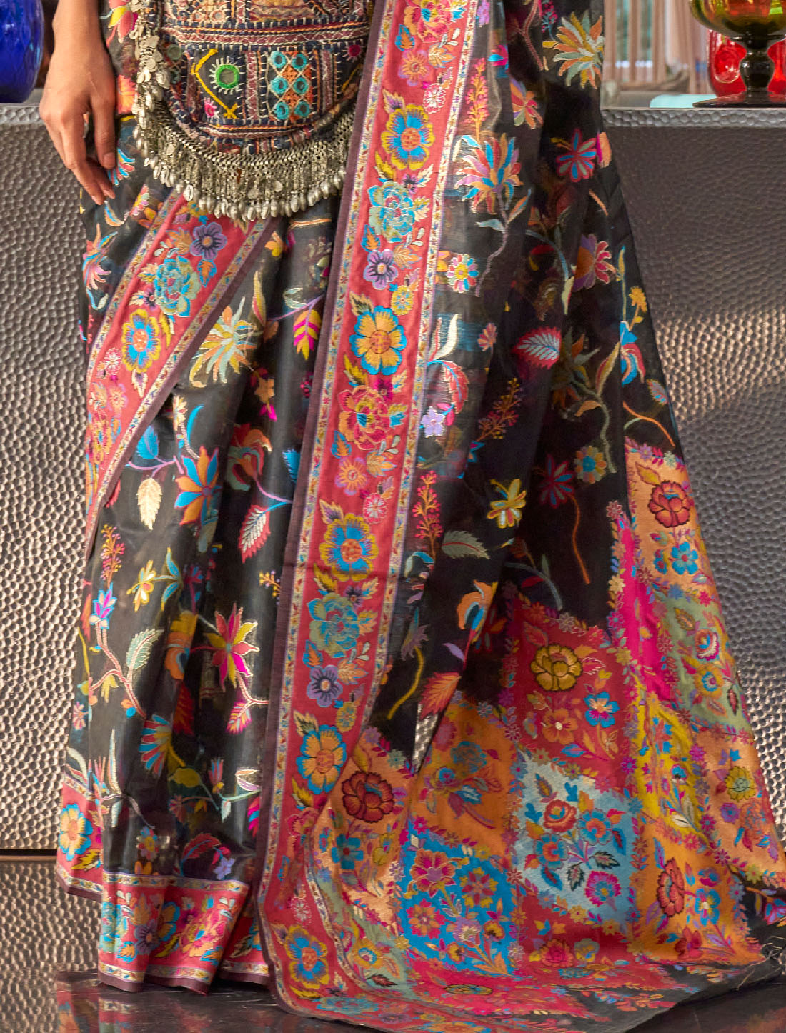 Black Silk Handloom Weaving Party Wear Saree