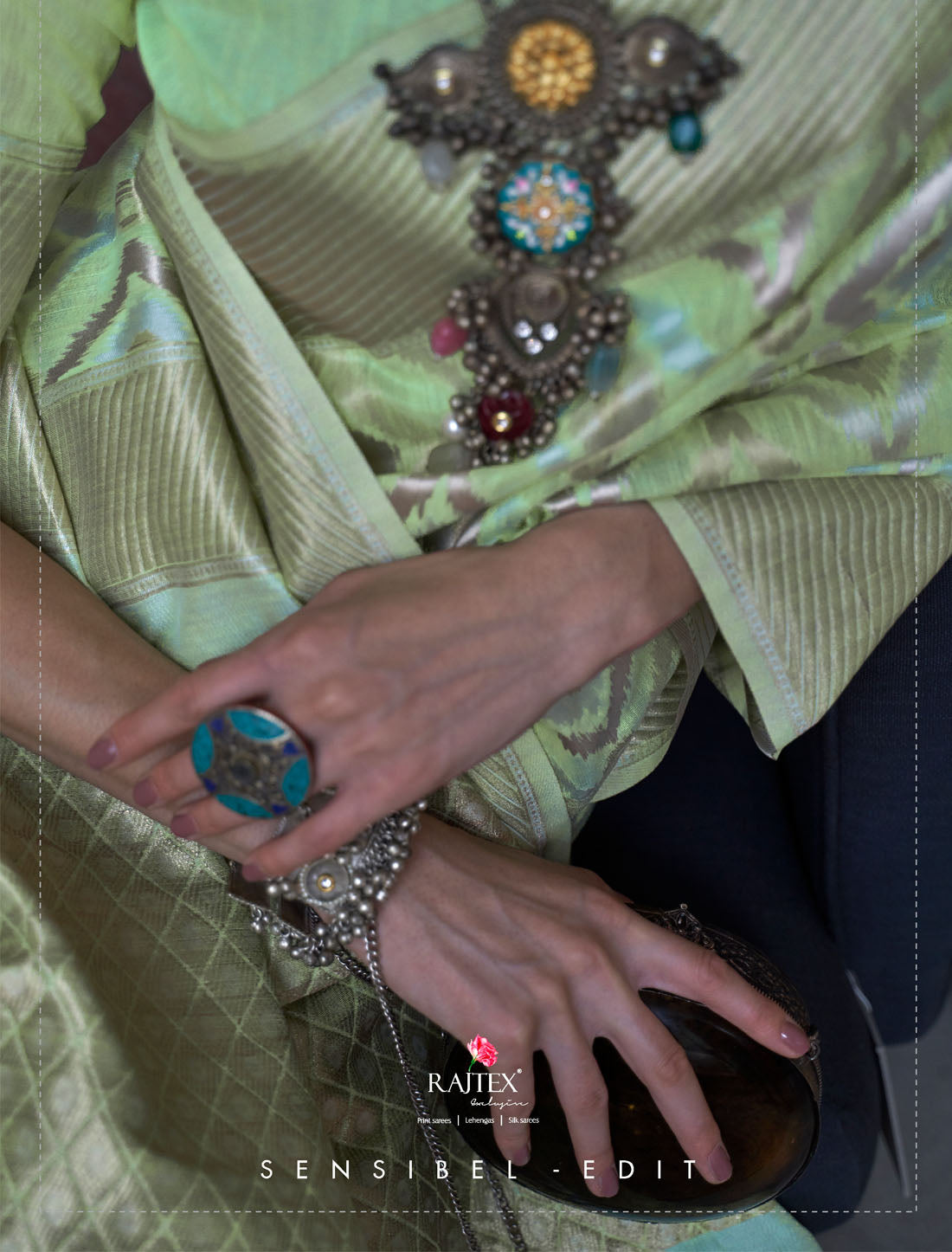 Exquisite Pure Linen Ikkat Patola Handloom Weaving Saree