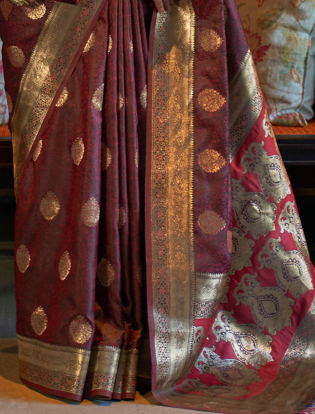 Satin Splendor Women Pure Satin Tanchoi Handloom Weaving Wedding Saree