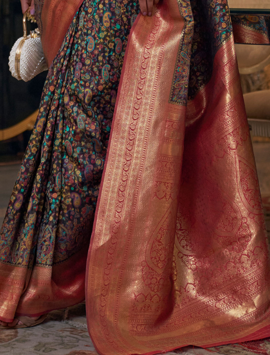 Elegant Kashmiri Chaap Handloom Weaving Modal Saree