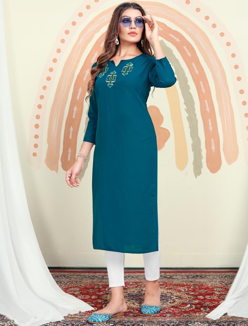 Maaza Cotton Women Chic Comfort with Stylish Handwork Pocket Kurti