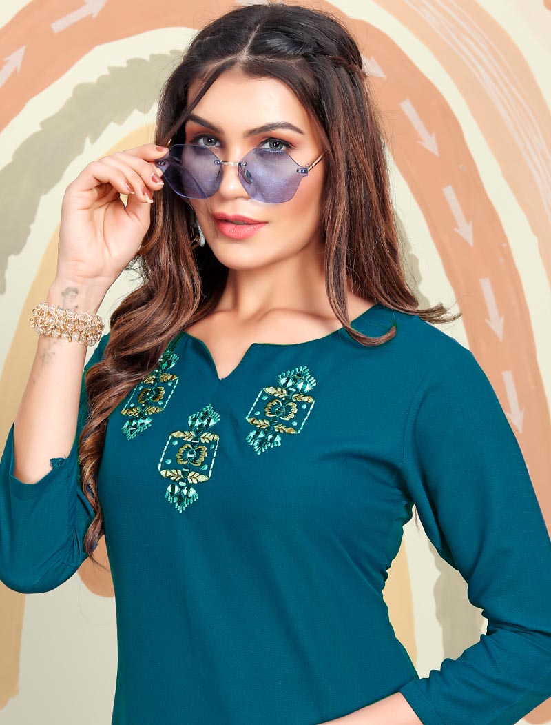 Maaza Cotton Women Chic Comfort with Stylish Handwork Pocket Kurti