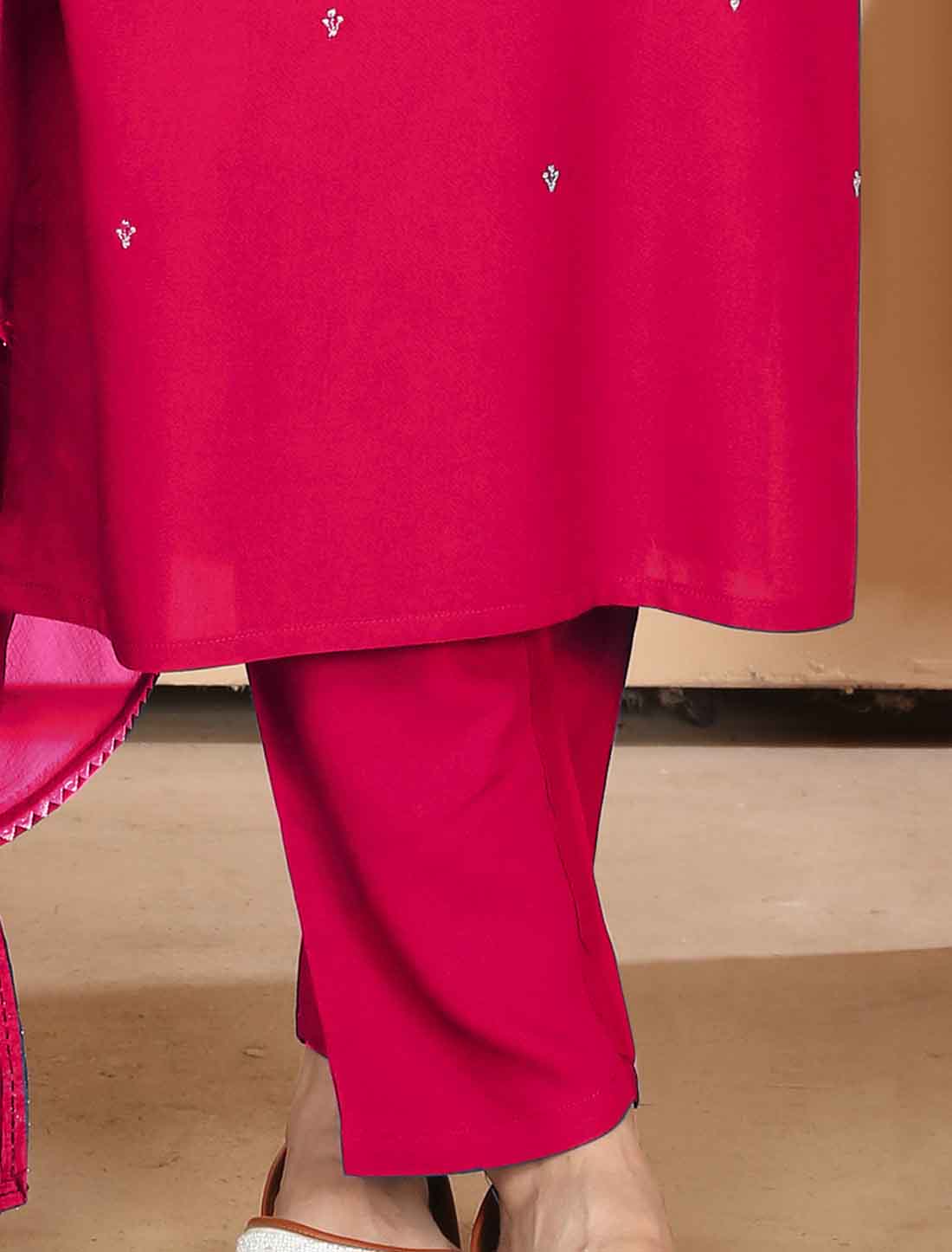 Dark Pink Premium Rayon Ethnic Hevay Embroidery Kurta Sets Collection