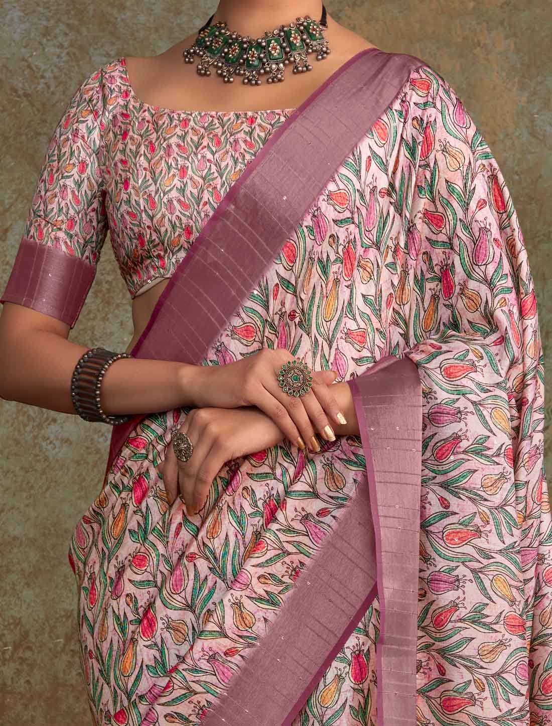 Ethinc Handloom Silk Witn Weaving Sequence Work Pink Saree