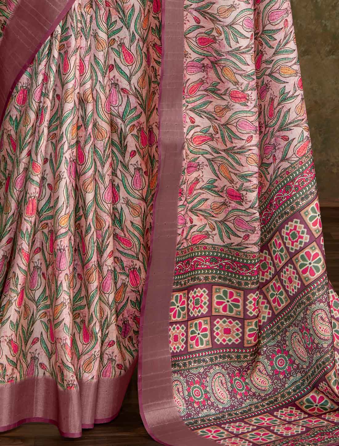 Ethinc Handloom Silk Witn Weaving Sequence Work Pink Saree
