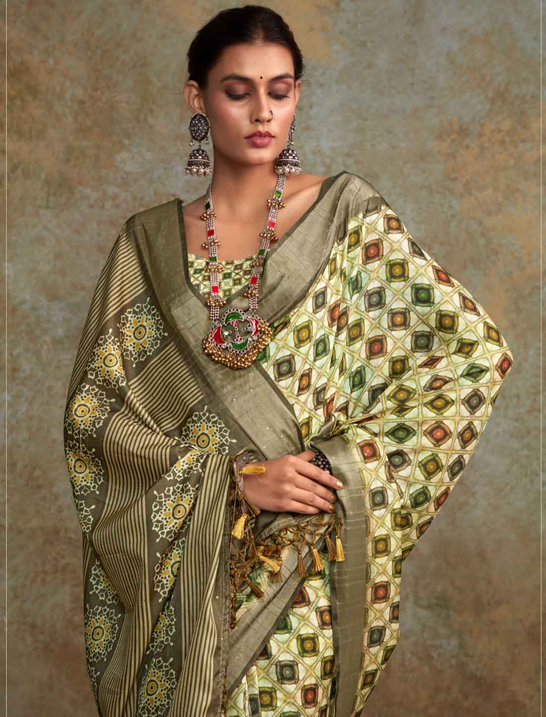 Handloom Silk Witn Weaving Sequence Work Designer Off Withe Saree