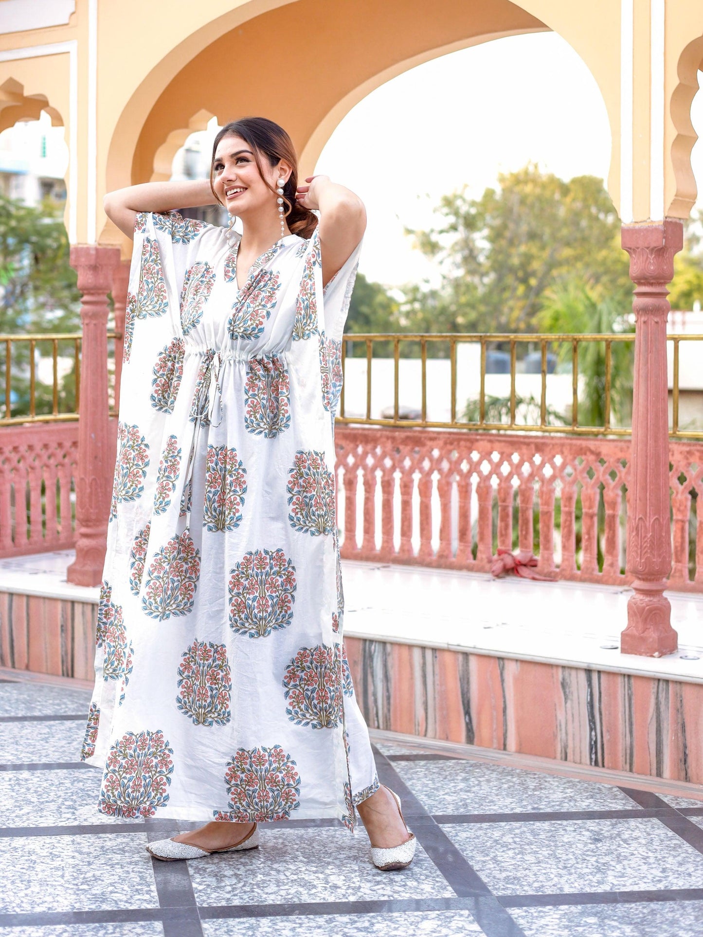 Divena White Floral Cotton Kaftan - divenaworld.com