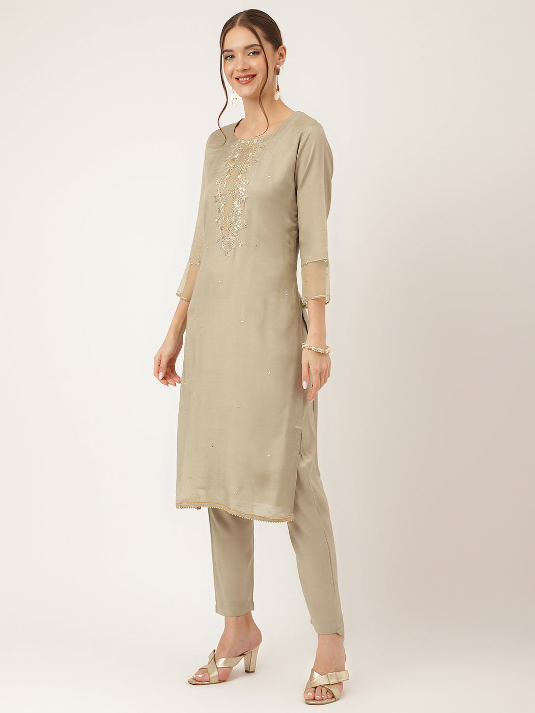 Green Embroidered Chanderi Kurta Set With Trouser & Dupatta For Women