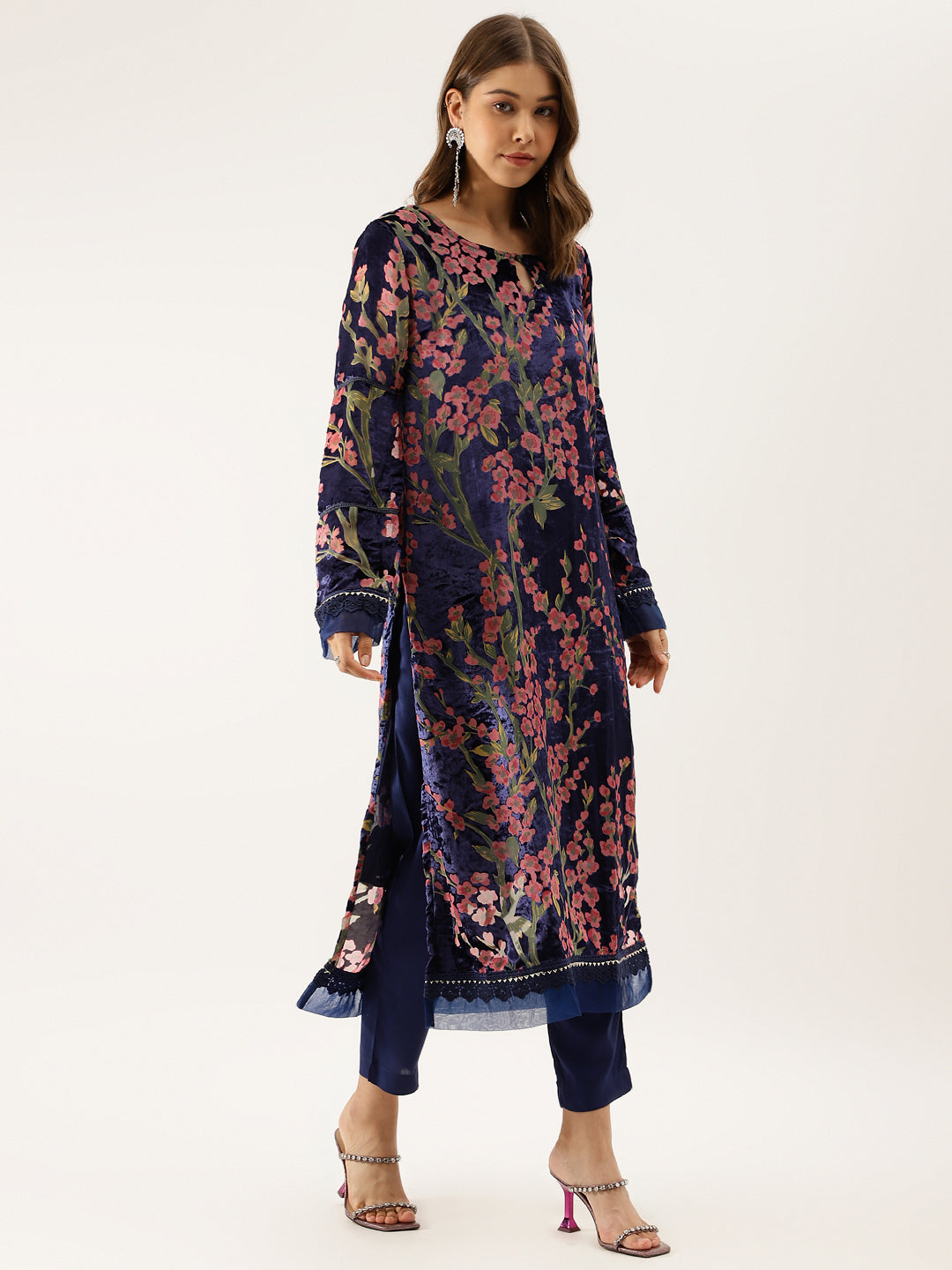 Blue Floral Burnout Velvet Kurta Set with Organza Dupatta For Women