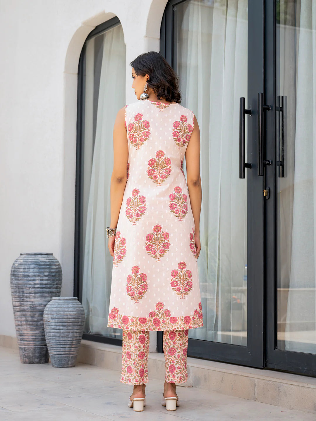 Ethnic Pink Floral Printed Straight Fit Kurta Sets