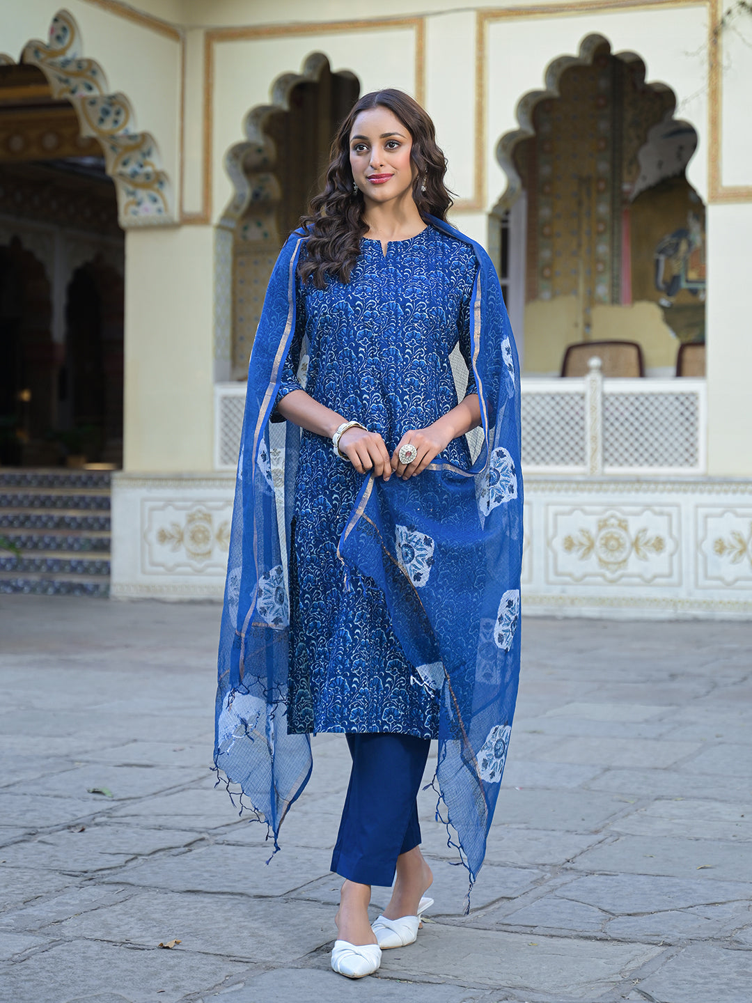 Blue Floral Printed Straight Kurta Pant Set
