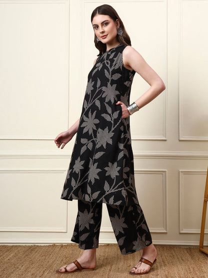 Black Boat Neck Sleeveless Rayon Co-ords Sets