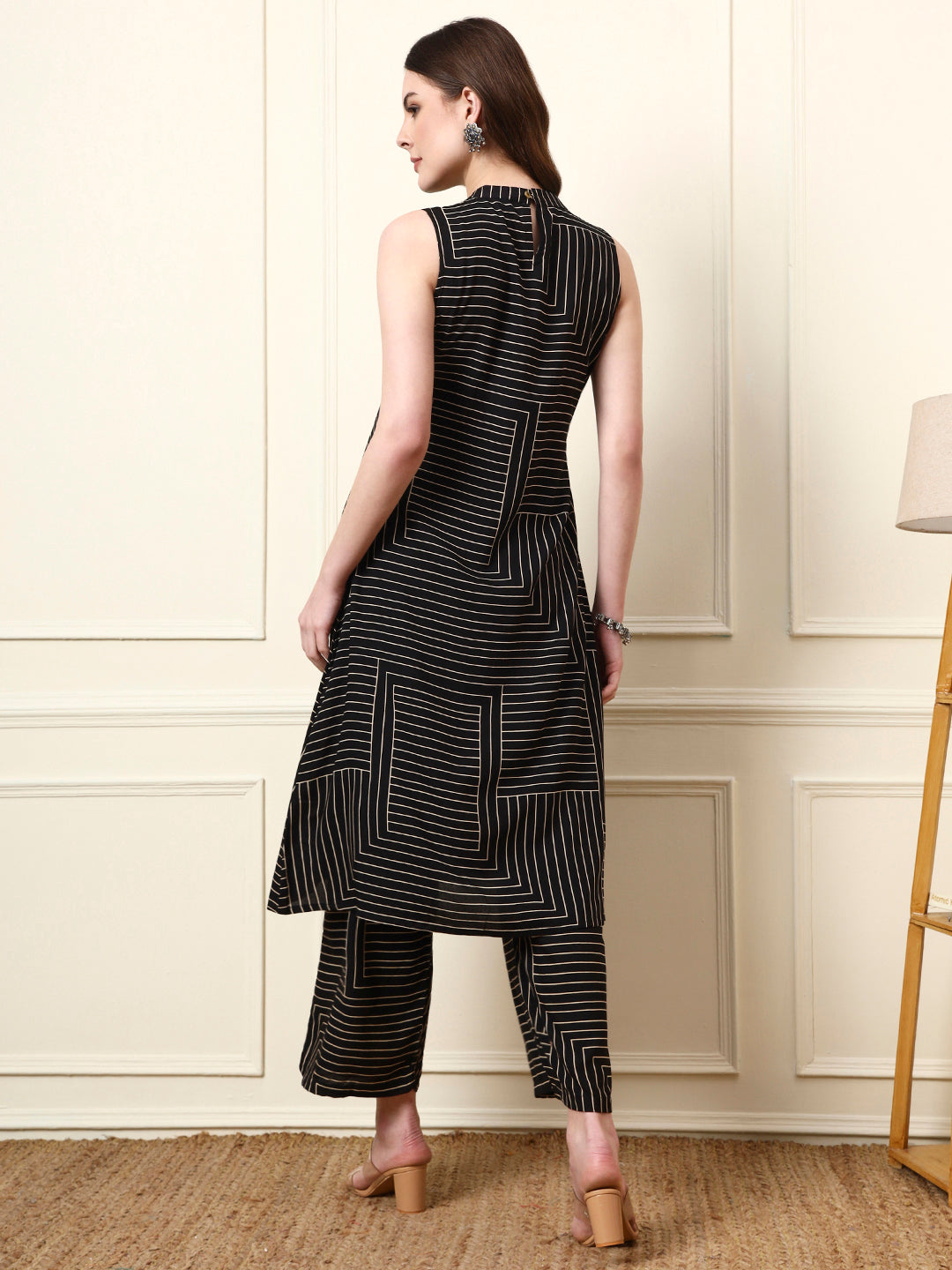 Black Boat Neck Sleeveless Rayon Co-ords Sets