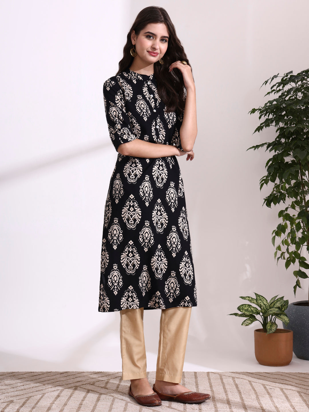 Black Rayon Rollup Sleeves Straight Kurta