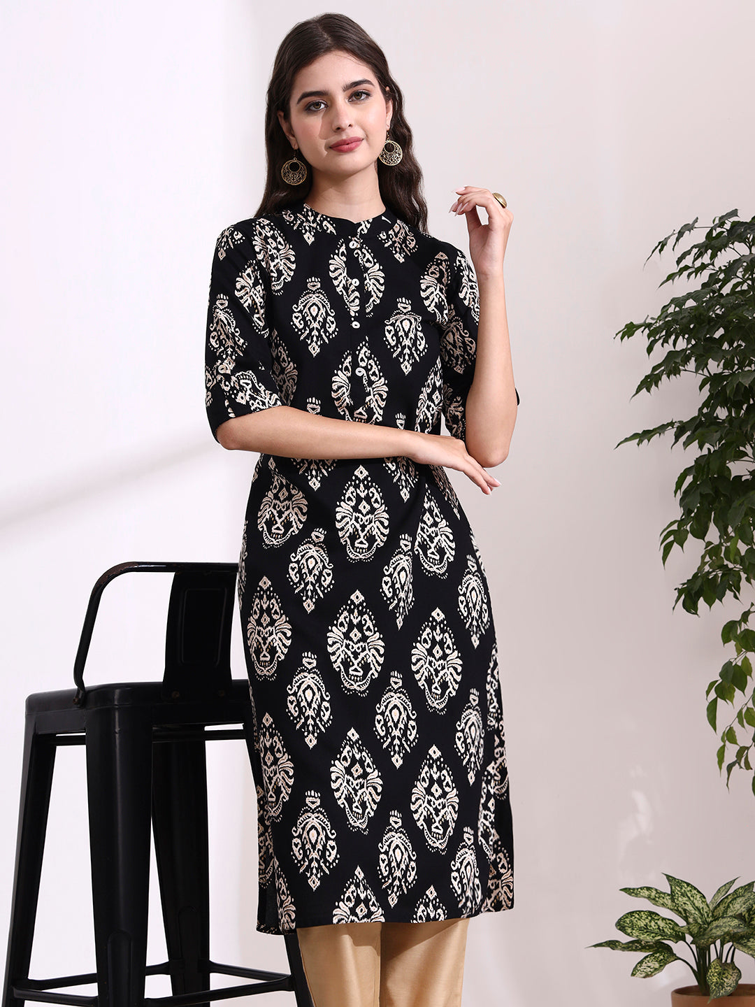 Black Rayon Rollup Sleeves Straight Kurta
