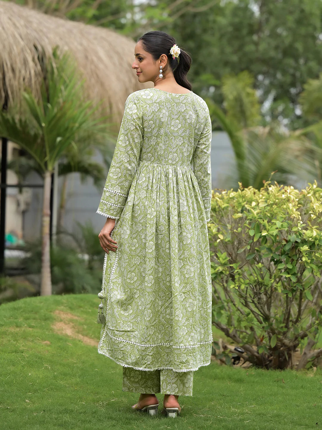 Green Cotton Floral Print Nyra Cut Ethnic Kurta & Pant