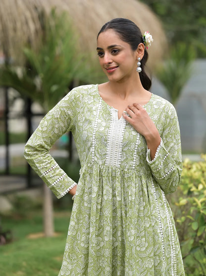 Green Cotton Floral Print Nyra Cut Ethnic Kurta & Pant