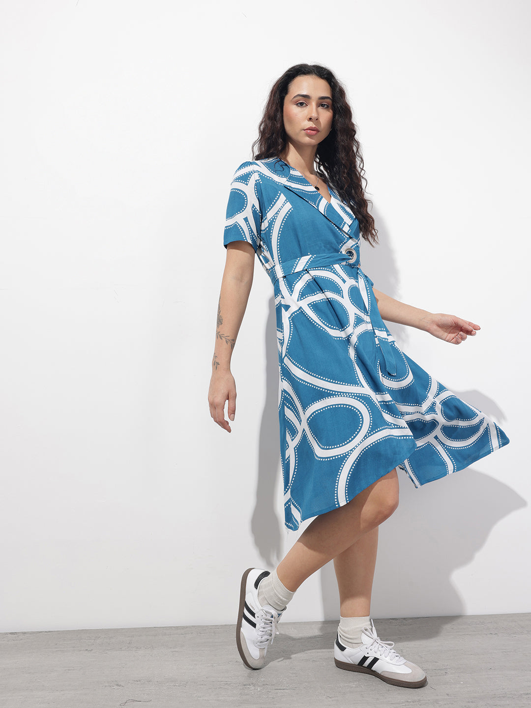 Blue Lepal Neck Abstract Print Rayon Midi Dress