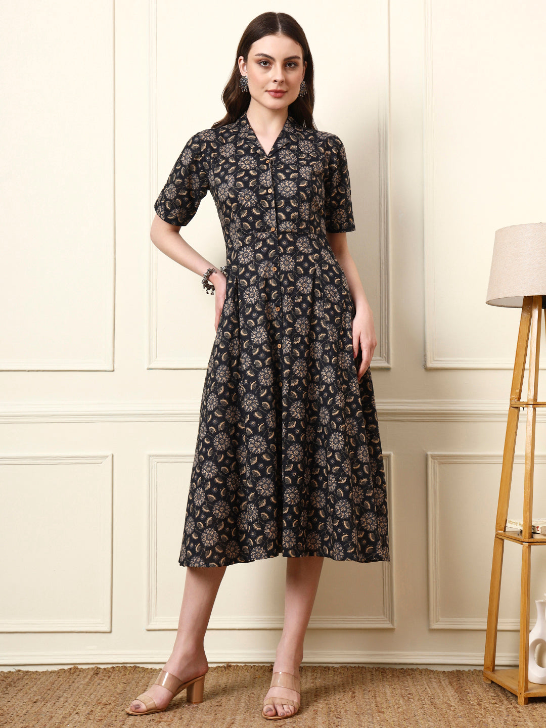 Black Shirt Coller Cotton Dress