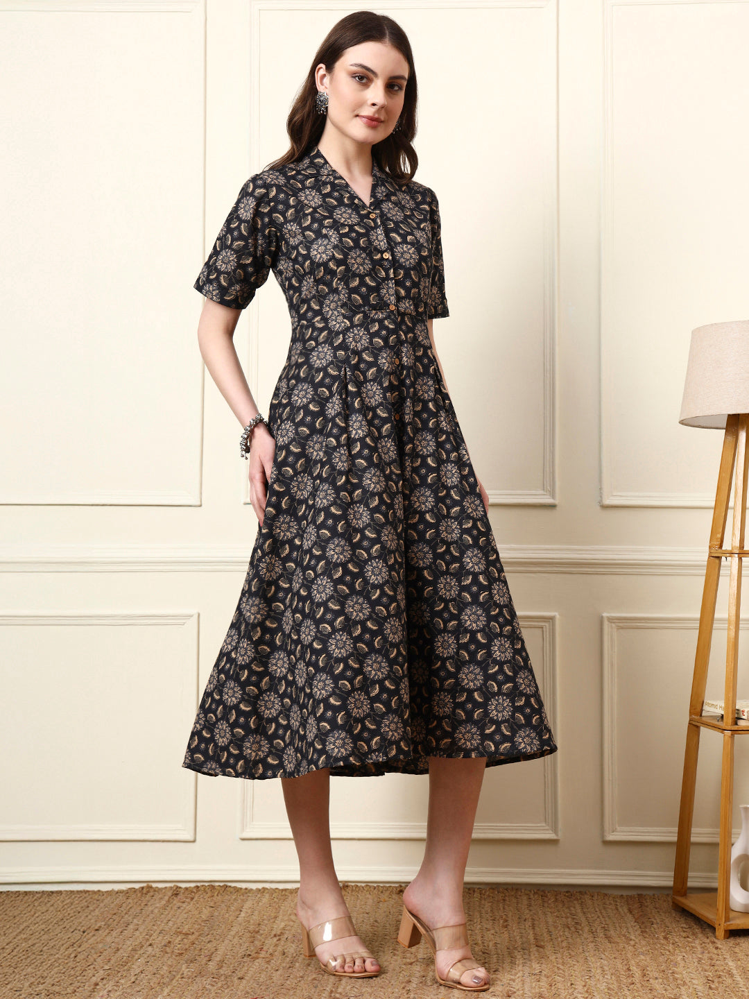 Black Shirt Coller Cotton Dress