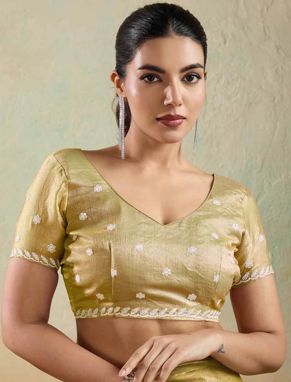 Velvet Chiffon Tensile Thread & Sequins Ethnic Embroidery Saree