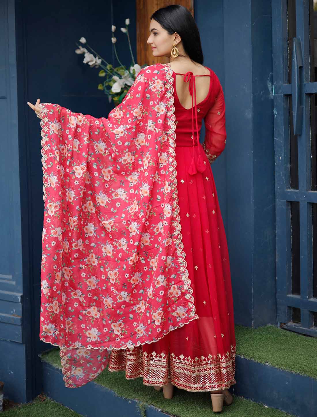 Ethnic Women Georgette Embroidery Party Wear Gown