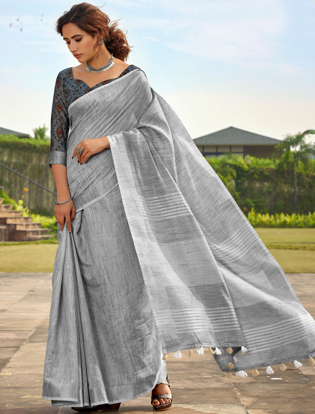 Dreamy Drapes Soft Linen With Khadi Silk Women Saree Ensemble