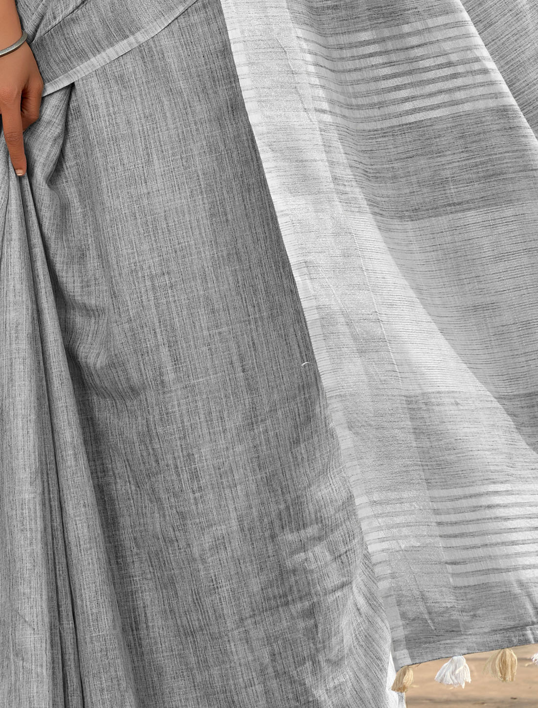 Dreamy Drapes Soft Linen With Khadi Silk Women Saree Ensemble