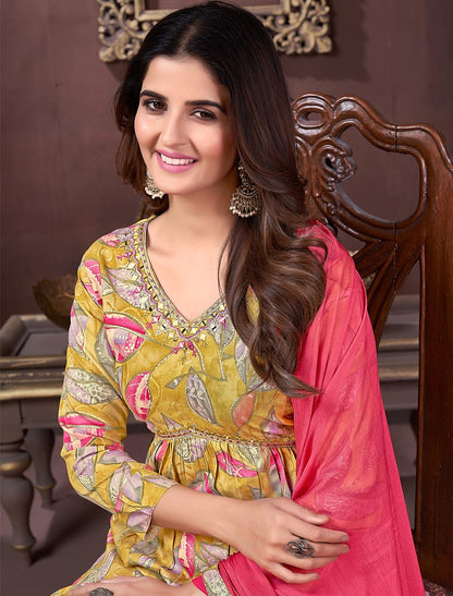 Premium Rayon Ethnic Kurta Set For Women with Najmin Printed Lace Dupatta & Pant