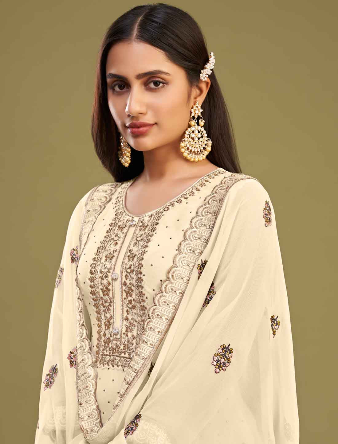 Off White Georgette An Dull Santoon Embroidery Work Ethnic Kurta Sets