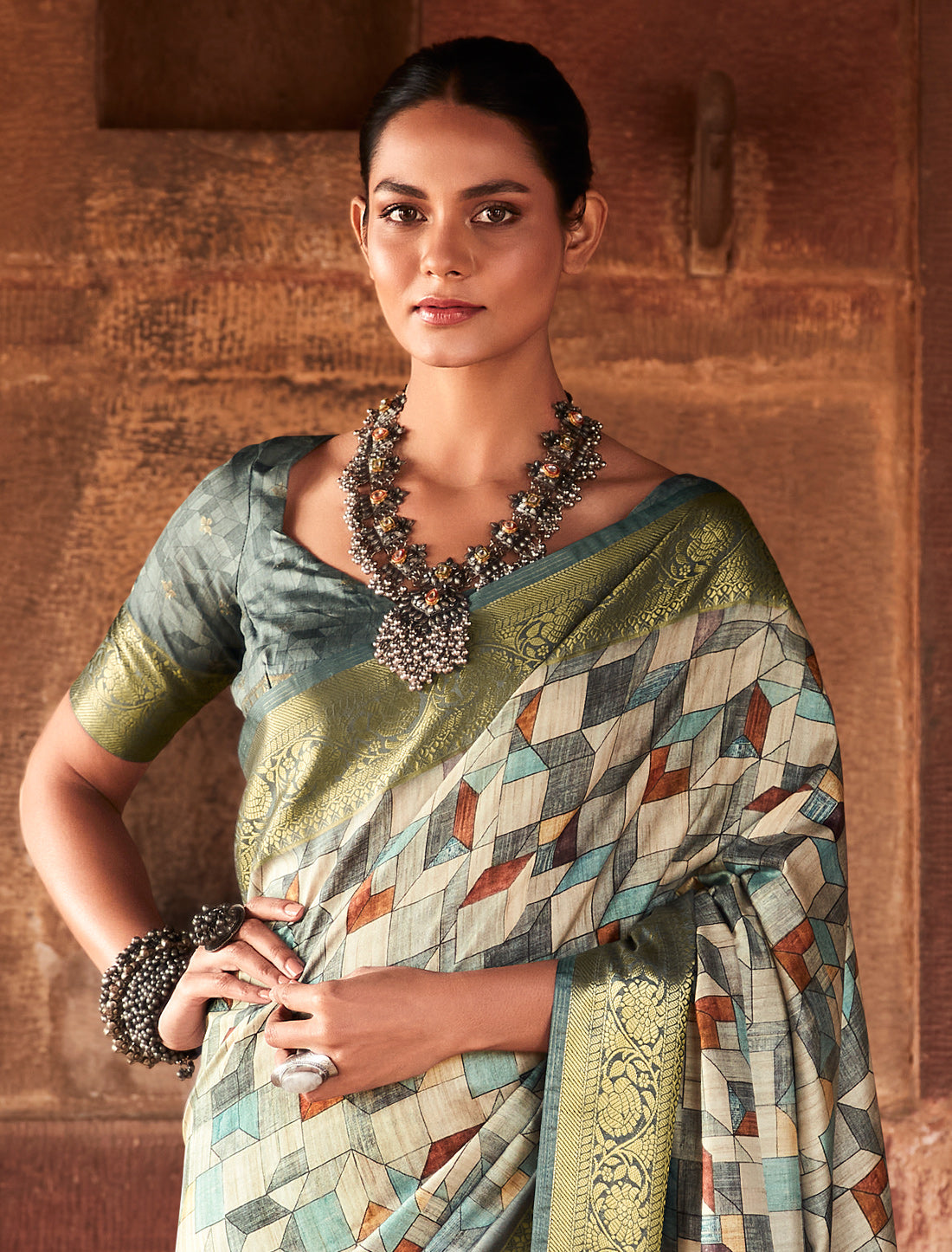 Olive Green Ethic Pure Hanloom Silk Party Wear Designer Saree