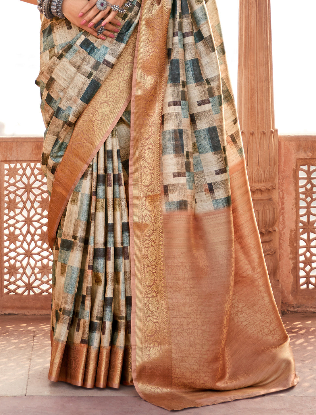 Copper Gold Ethic Hanloom Silk Party Wear Designer Saree