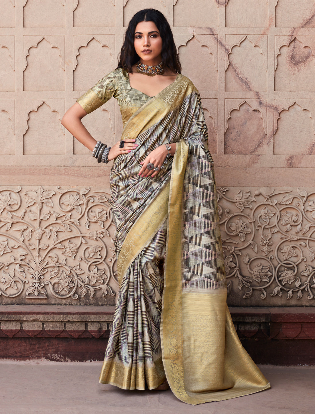 Lime Gold Ethic Hanloom Silk Designer Party Wear Saree