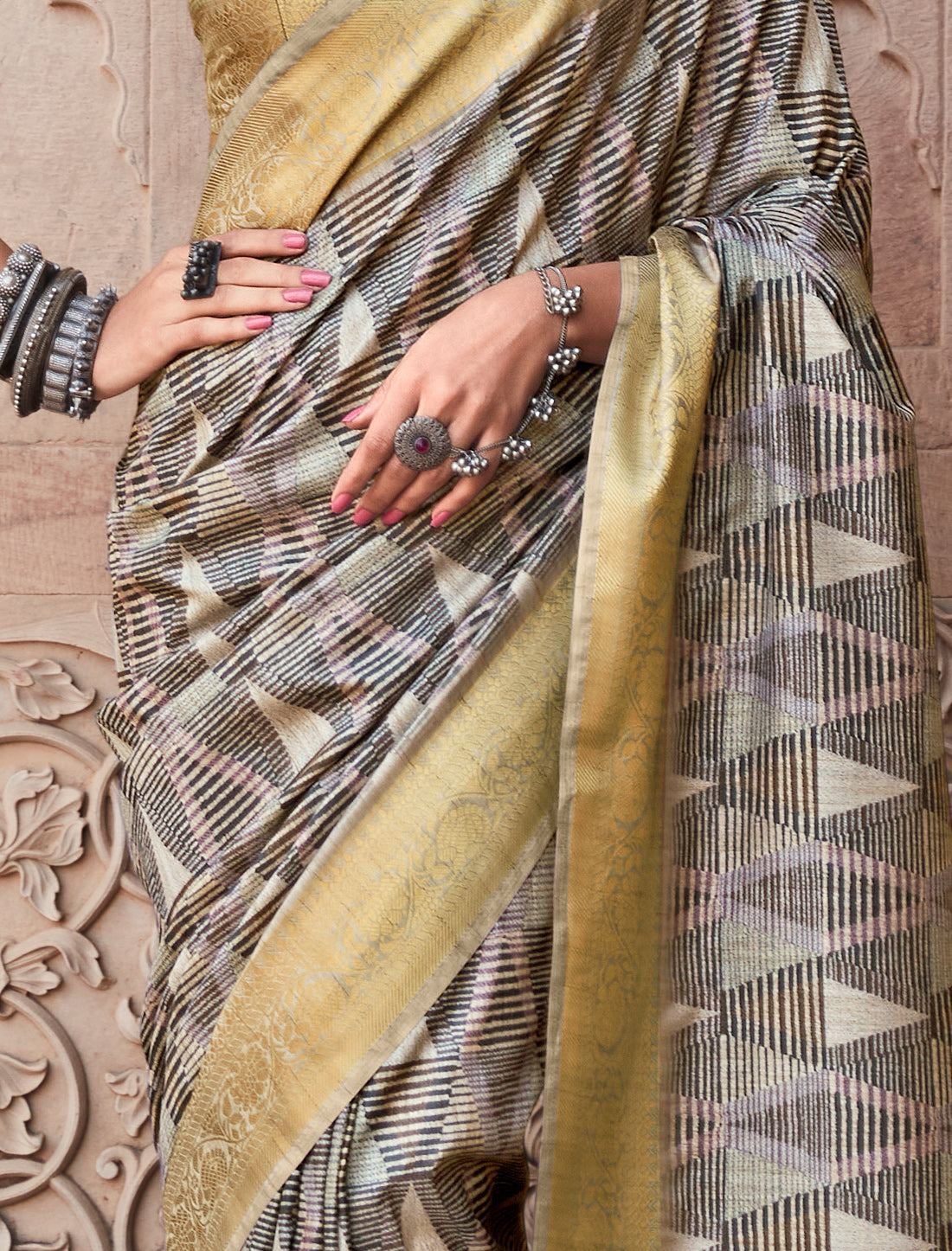 Lime Gold Ethic Hanloom Silk Designer Party Wear Saree