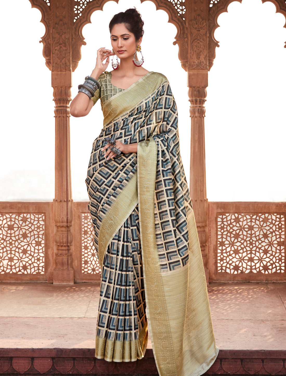 Golden Beige Handloom Silk Ethnic Designer Party Wear Saree