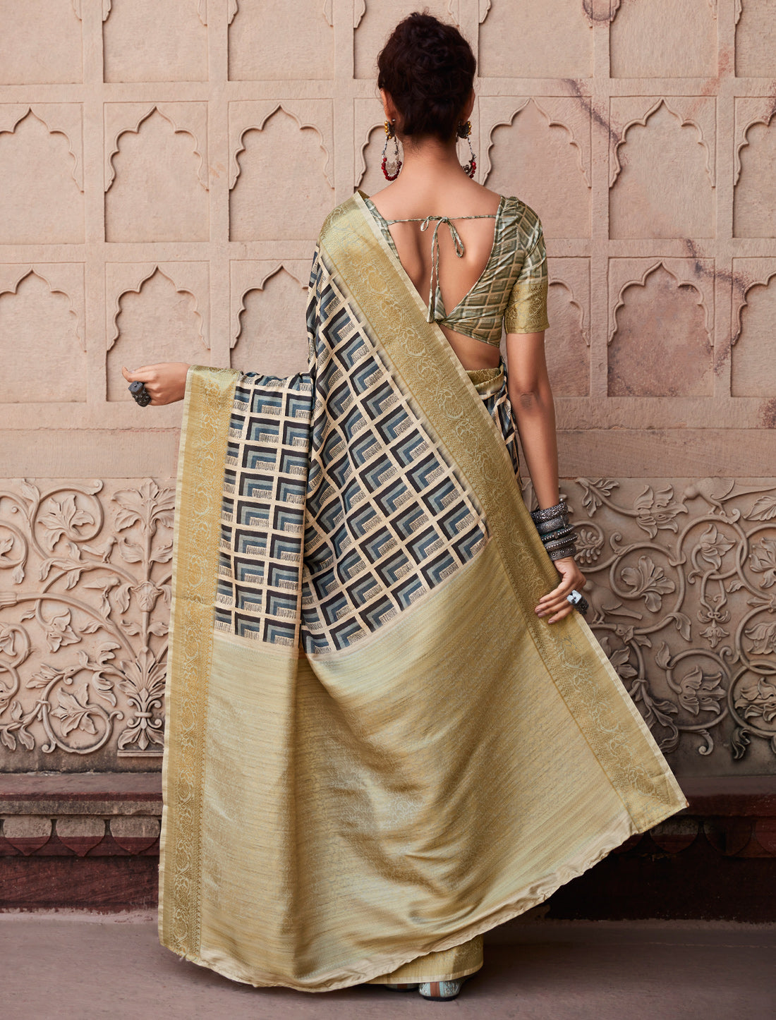 Golden Beige Handloom Silk Ethnic Designer Party Wear Saree