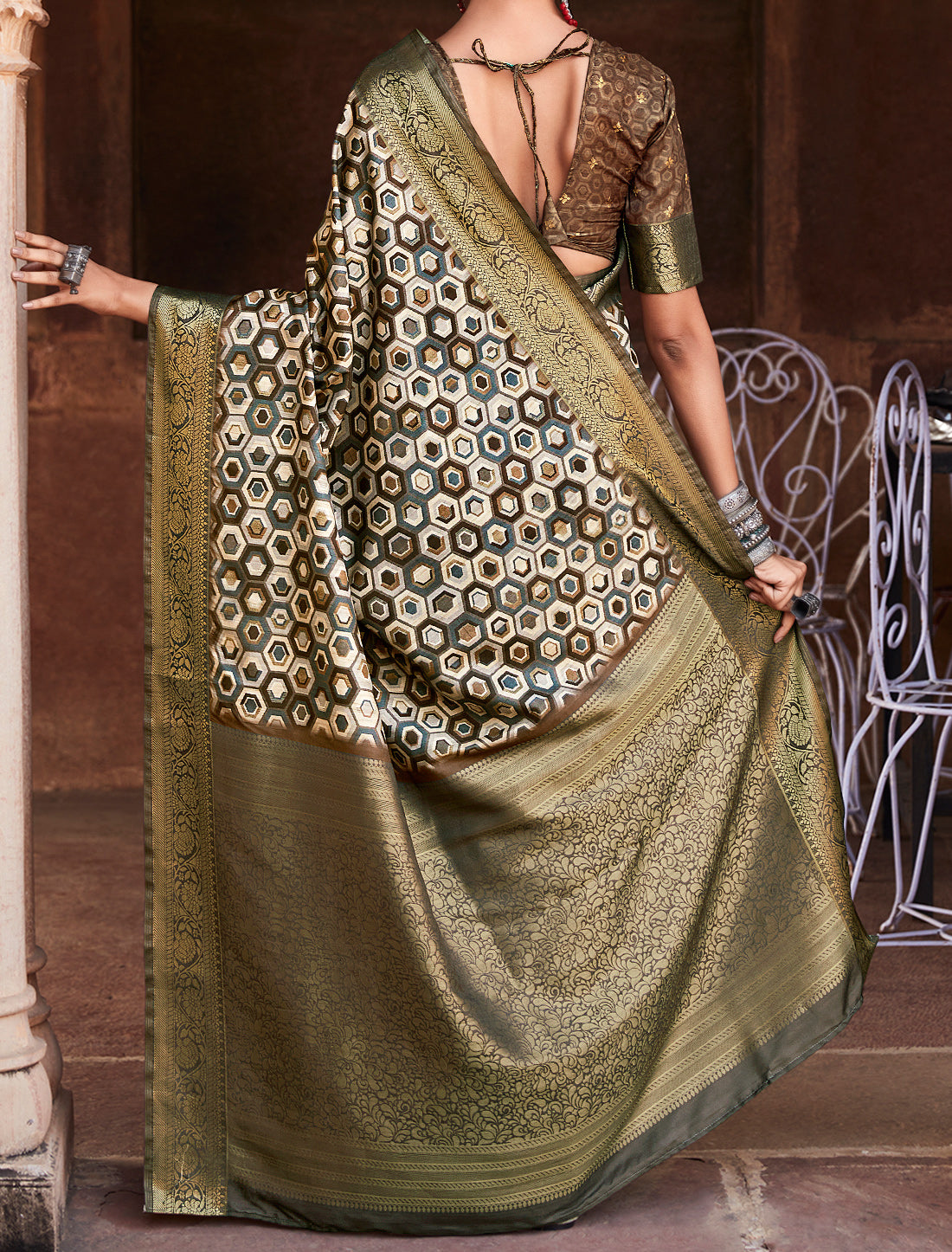 Green Ethnic Handloom Silk Designer Party Wear Saree