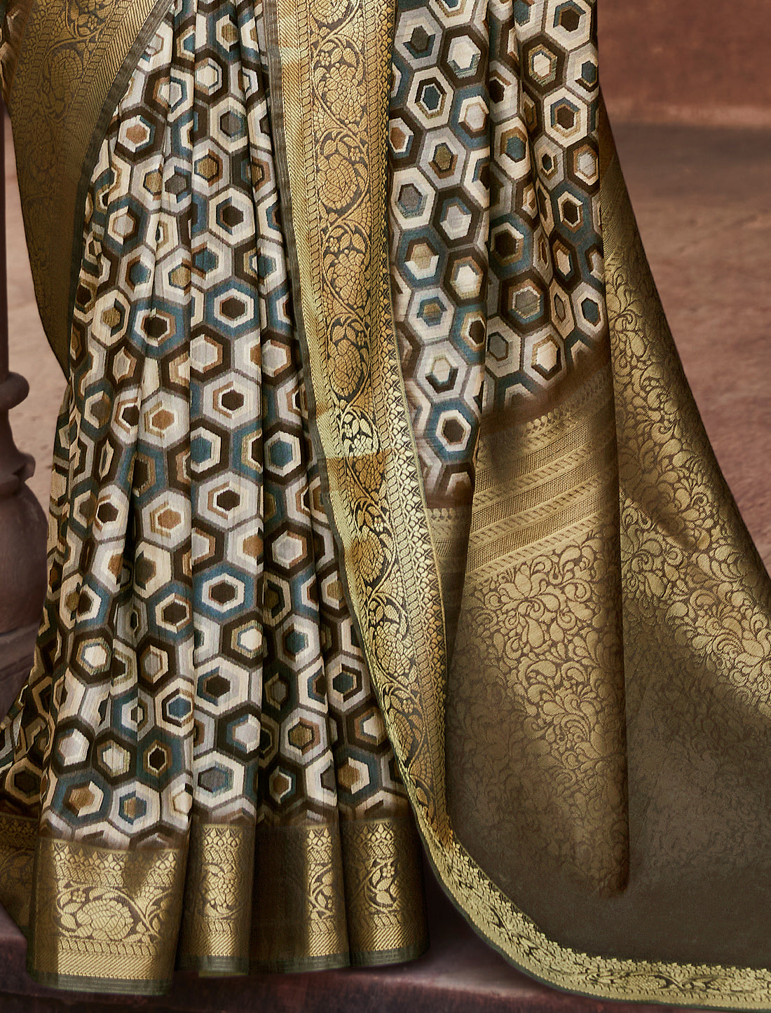 Green Ethnic Handloom Silk Designer Party Wear Saree