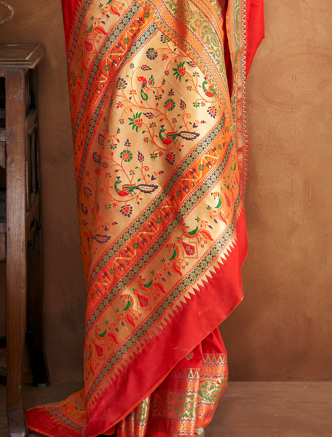 Soft Women Regal Radiance With Banarasi Weaving Silk Saree