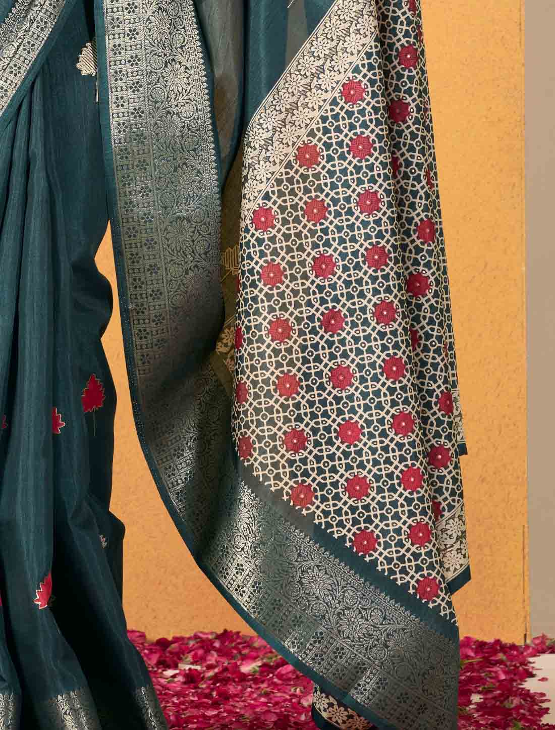 Foil Print With Soft Dola Party Wear Silk Ethnic Saree